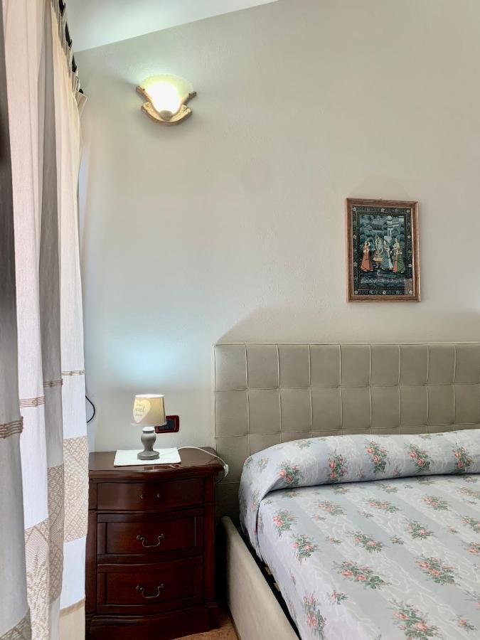 Casa Vacanza V&G Domus De Maria Zewnętrze zdjęcie